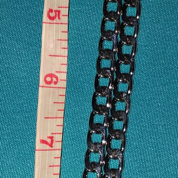 Chain - Picture 3 of 7